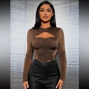 Neck ruched long sleeve